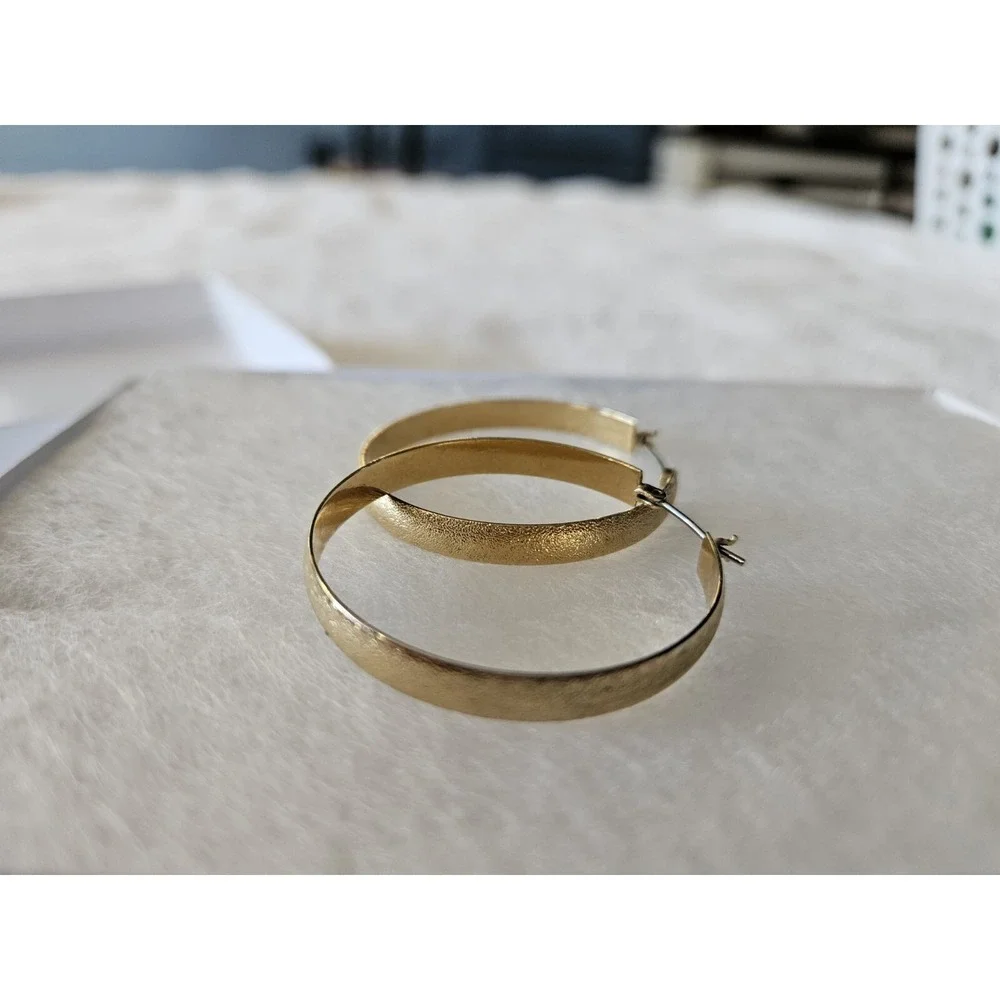 Vintage textured gold tone small hoop Earrings 1.5 Inch